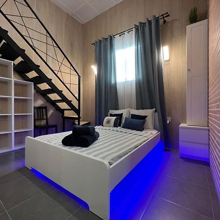 Aparthotel Carcaixent 24 Valenza Esterno foto