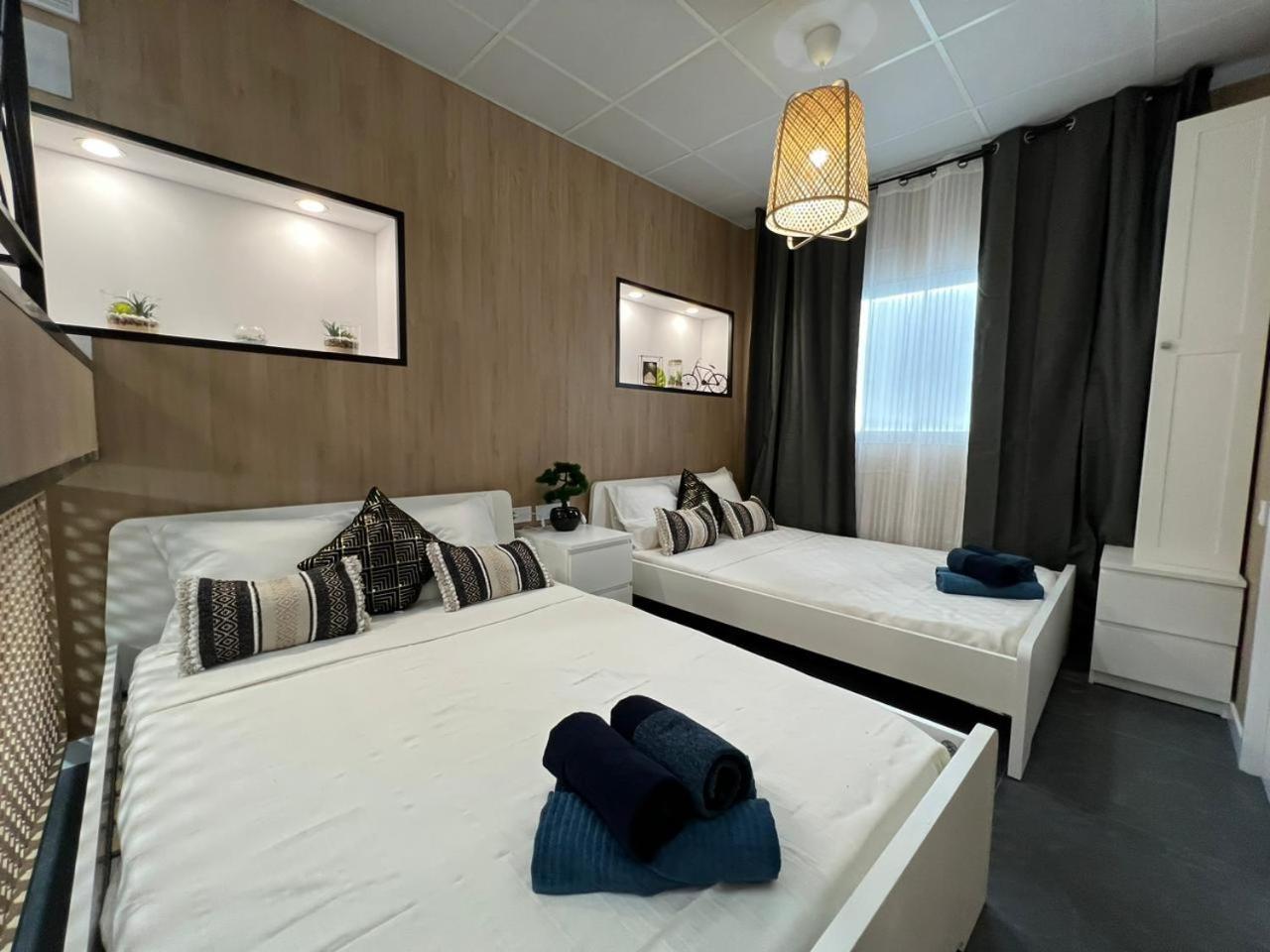Aparthotel Carcaixent 24 Valenza Esterno foto