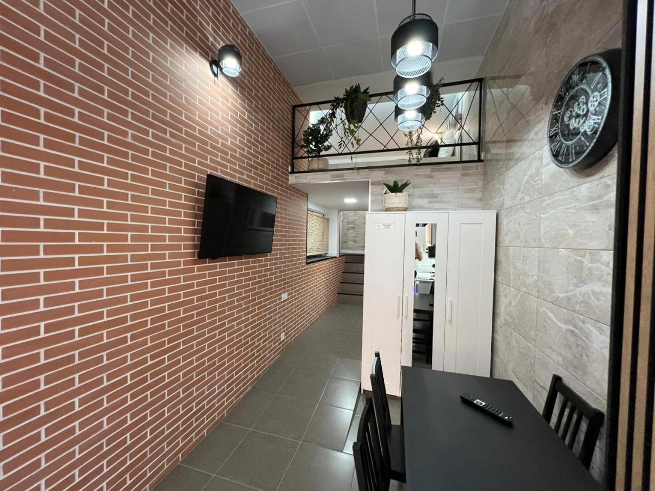 Aparthotel Carcaixent 24 Valenza Esterno foto