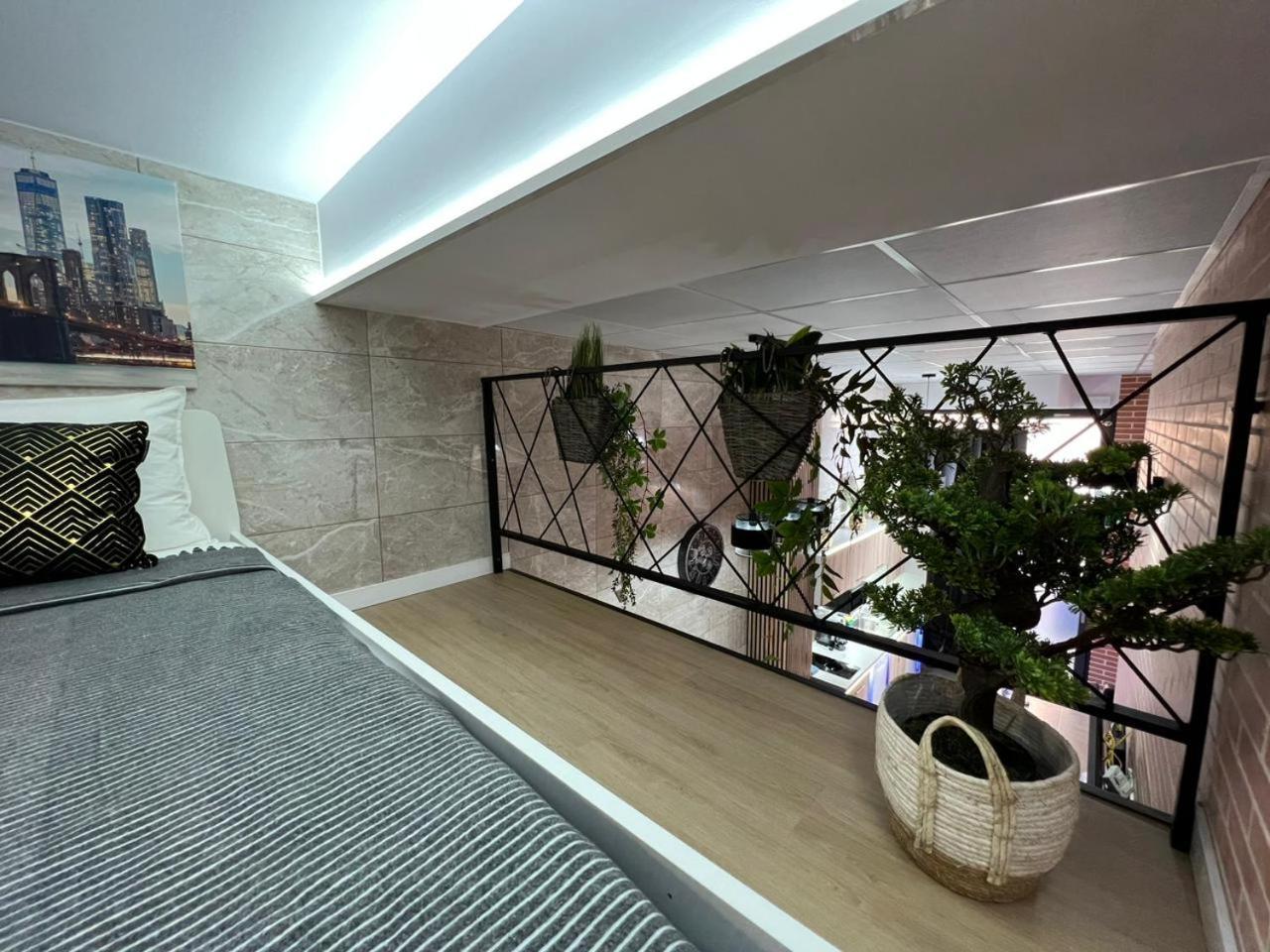 Aparthotel Carcaixent 24 Valenza Esterno foto